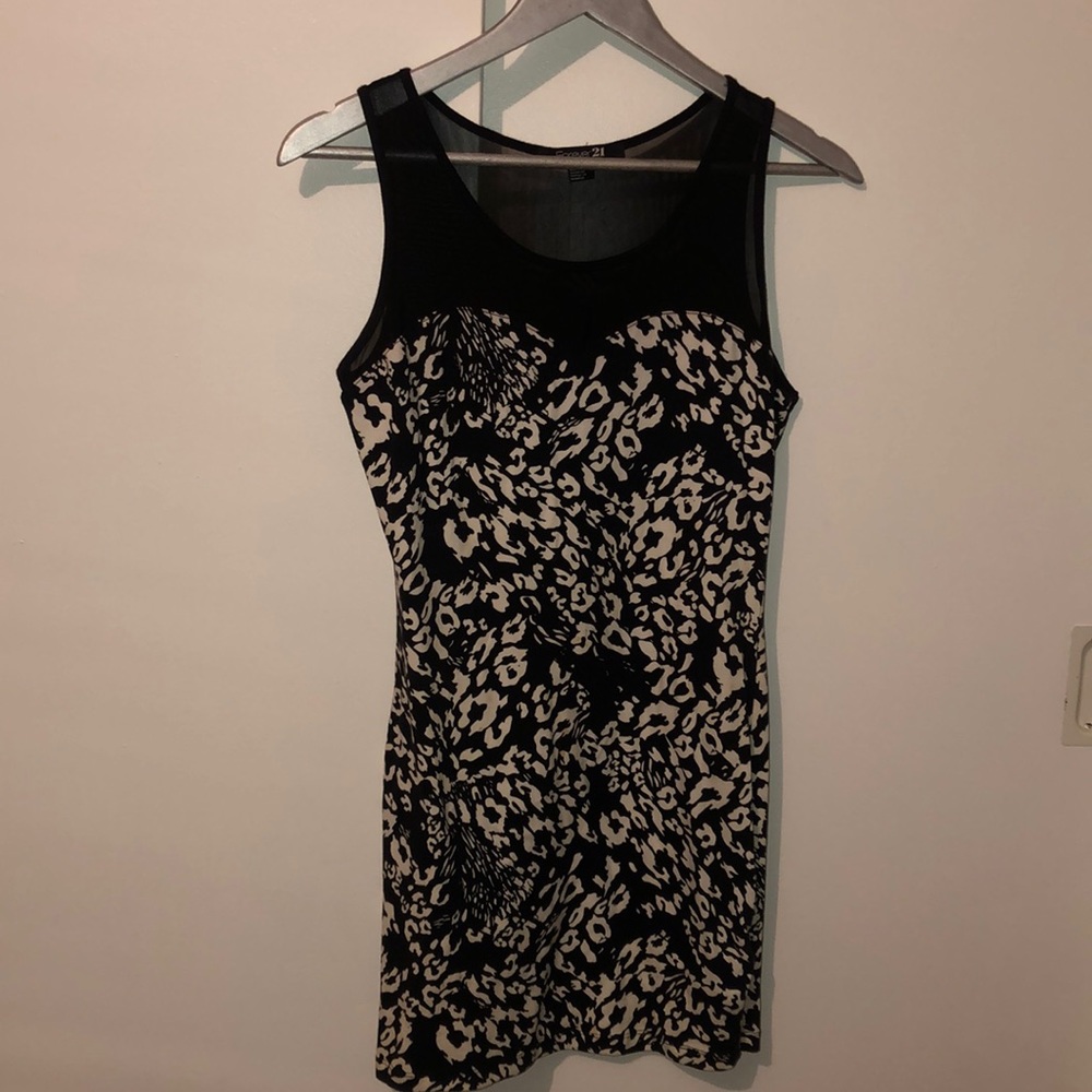 Forever 21 black and white design mini dress